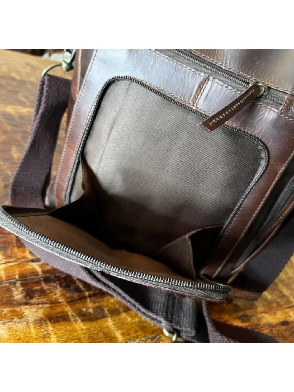 Wilson's Leather Cross Body Bag